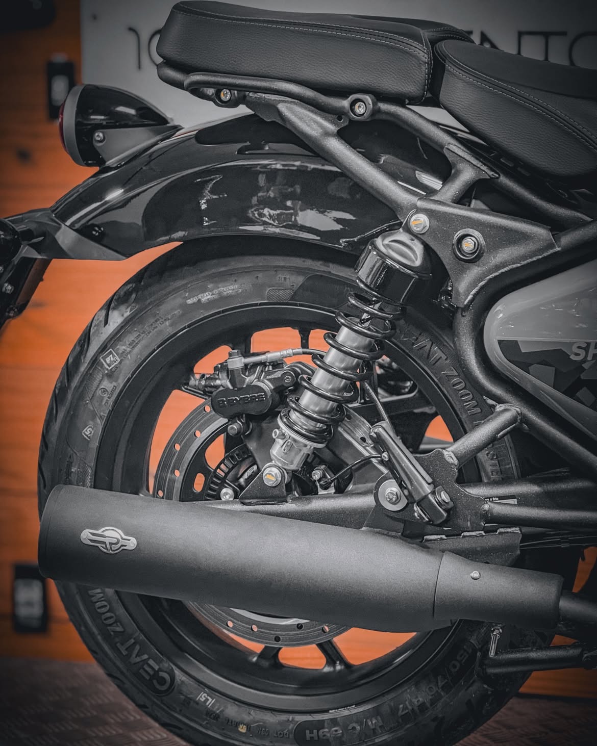 ponteira Customer para Shotgun 650 instalada na moto