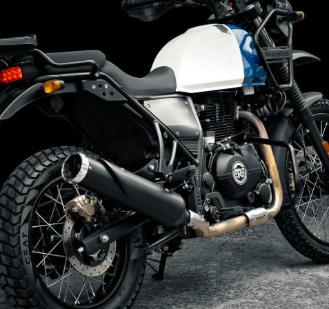 Instalação da Ponteira Himalayan 411 Scran 411 na moto de lado