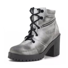 Bota Motociclista Feminina Cadarço Cano Curto Couro Branco Alvejado