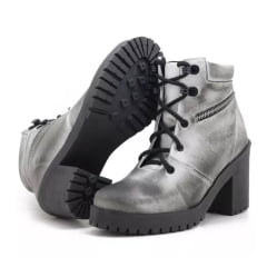 Bota Motociclista Feminina Cadarço Cano Curto Couro Branco Alvejado