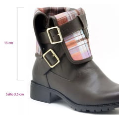 Bota Feminina Motociclista Fivela Estampa Xadrez Couro Marrom Café
